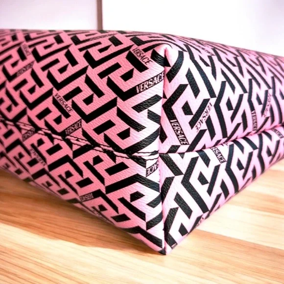 Versace La Greca Signature Tote- Brand New! - Picture 3 of 6